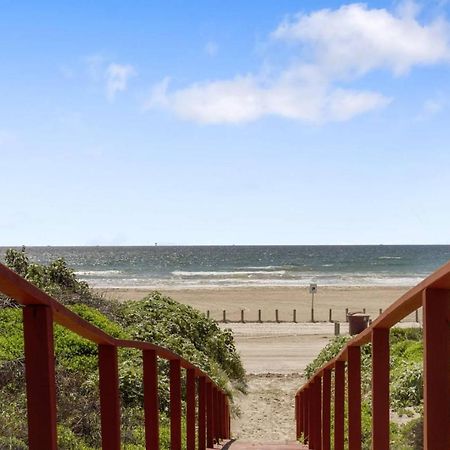 Ir33 1St Floor Condo, 2 Bedroom 2 Bath, Shared Pool, Boardwalk To Beach Port Aransas Exterior photo