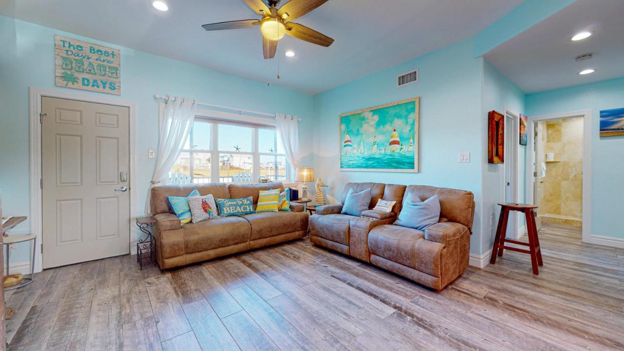 Ir33 1St Floor Condo, 2 Bedroom 2 Bath, Shared Pool, Boardwalk To Beach Port Aransas Exterior photo