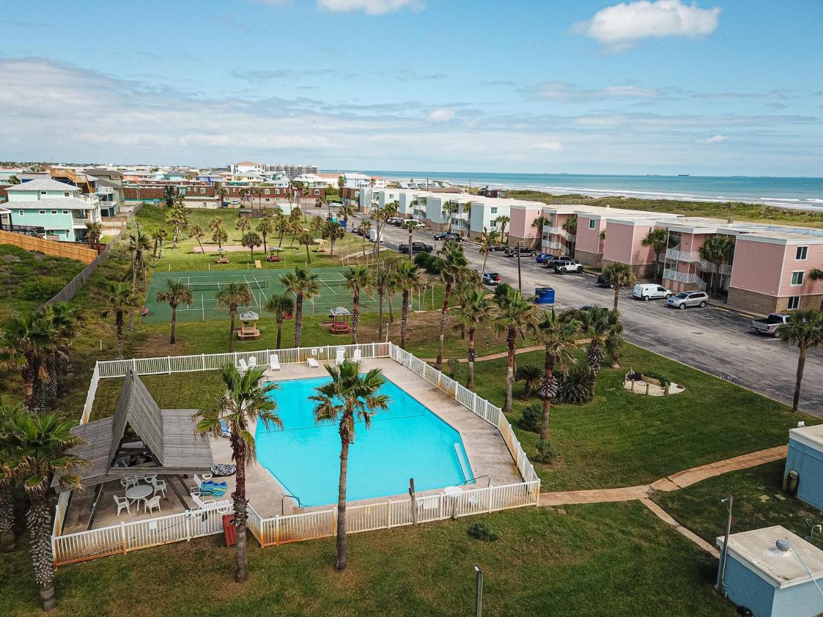 Ir33 1St Floor Condo, 2 Bedroom 2 Bath, Shared Pool, Boardwalk To Beach Port Aransas Exterior photo