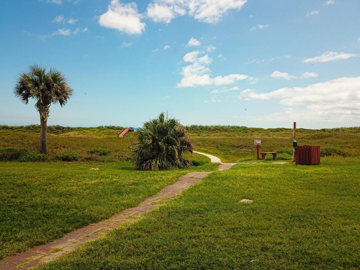 Ir33 1St Floor Condo, 2 Bedroom 2 Bath, Shared Pool, Boardwalk To Beach Port Aransas Exterior photo